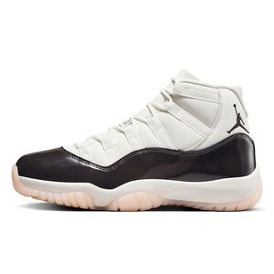 WOMEN'S AIR JORDAN 11 RETRO - "NEAPOLITAN"     SZ VARIOUS